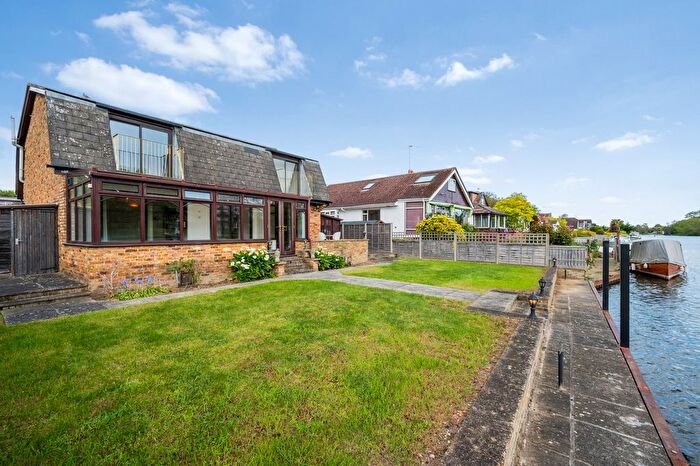 3 Bedroom Detached Bungalow To Rent In River Ash Estate, Shepperton, TW17