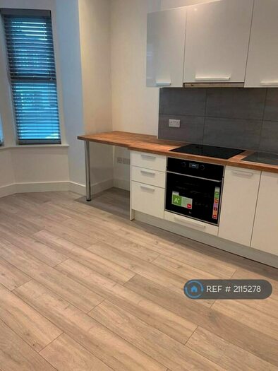 1 Bedroom Flat To Rent In Shaw Heath, Stockport, SK2