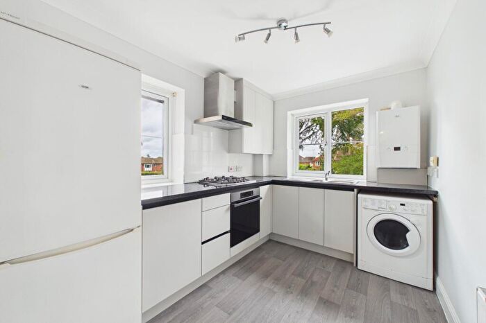 2 Bedroom Flat To Rent In Lockton House, Rectory Road, Wokingham, Berkshire, RG40