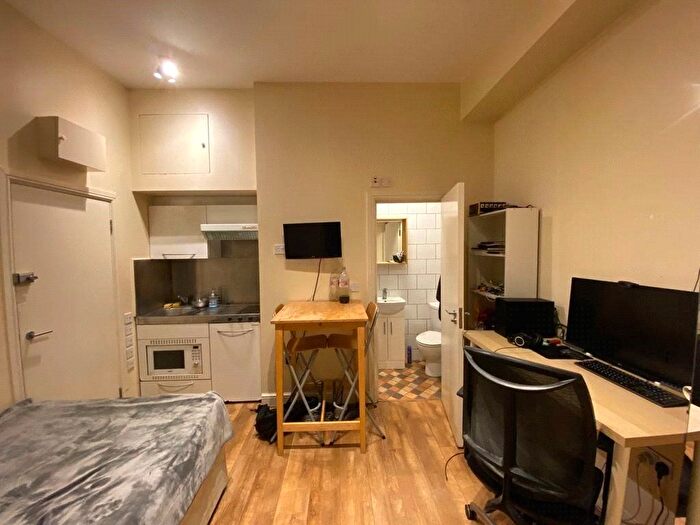 Studio To Rent In Tufnell Park Road, Tufnell Park, London, N7