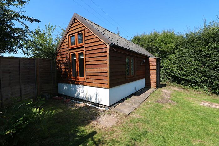 Chalet To Rent In Vann Farm Road, Ockley, Dorking, RH5