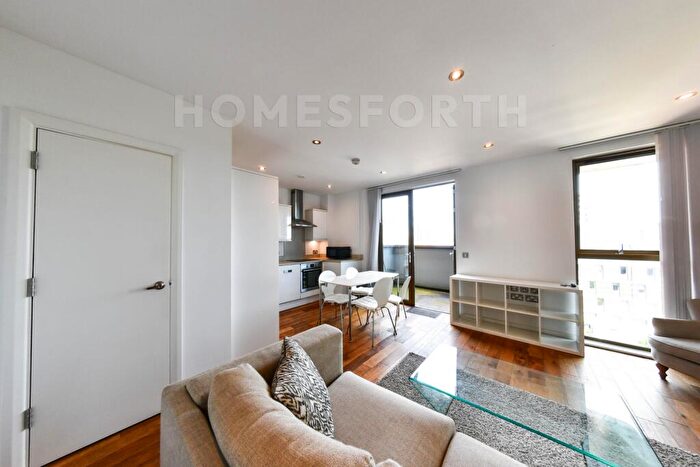3 Bedroom Flat To Rent In Crondall Street, Hoxton, N1