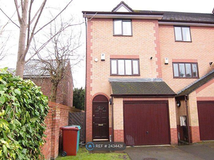 3 Bedroom End Of Terrace House To Rent In Raleigh Close, Manchester, M20