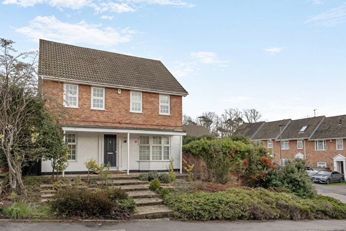 4 Bedroom Detached House For Sale In Heatherbank, Chislehurst, BR7
