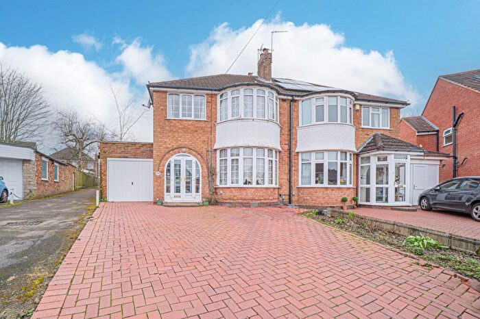 3 Bedroom Semi-Detached House For Sale In Brownley Road, Shirley, B90