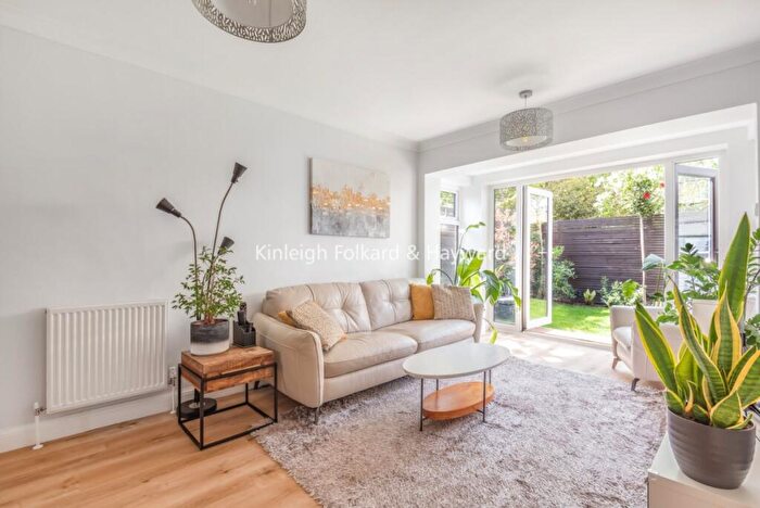 3 Bedroom House To Rent In Wickham Mews, London, SE4