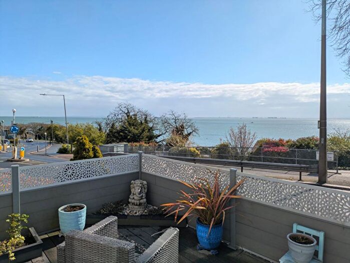 2 Bedroom Flat For Sale In Grand Parade, Leigh-On-Sea, SS9