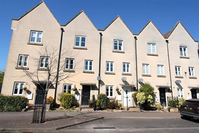 4 Bedroom Town House For Sale In St. Helena Avenue, Newton Leys, Milton Keynes, MK3