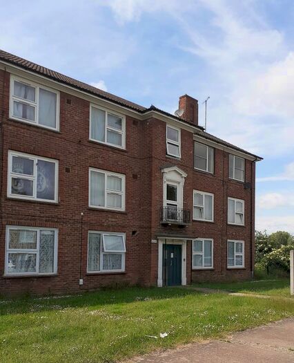 2 Bedroom Flat To Rent In Leach Road, Aylesbury, HP21