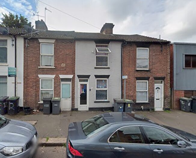 2 Bedroom Property To Rent In Hartley Road, Luton, LU2