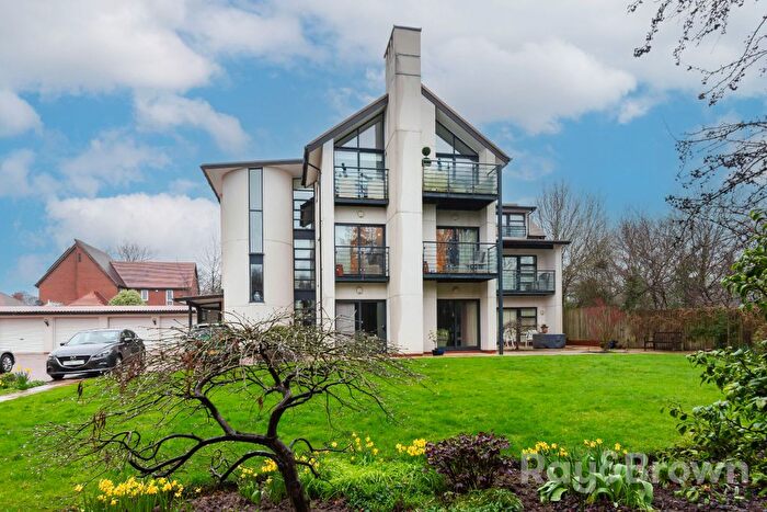 3 Bedroom Flat For Sale In Seren Court, Cyncoed Road, Cardiff, CF23