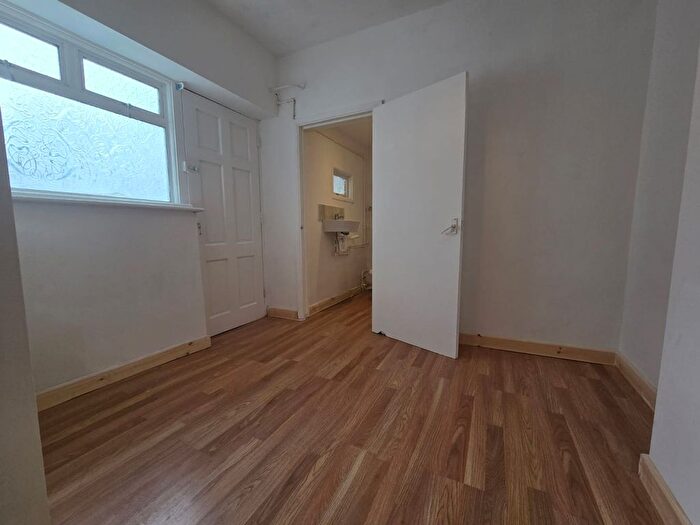 3 Bedroom Flat To Rent In Birkbeck Road, Sidcup, DA14