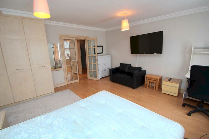 Studio To Rent In London Road, Croydon, CR0