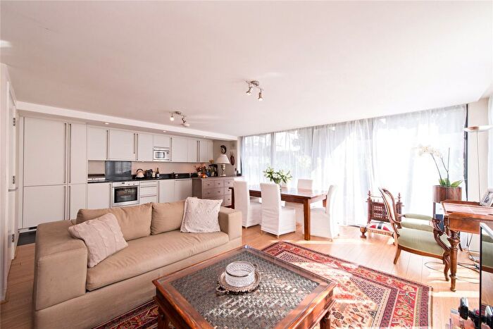 2 Bedroom Flat For Sale In Bazalgette Court, Great West Road, W6