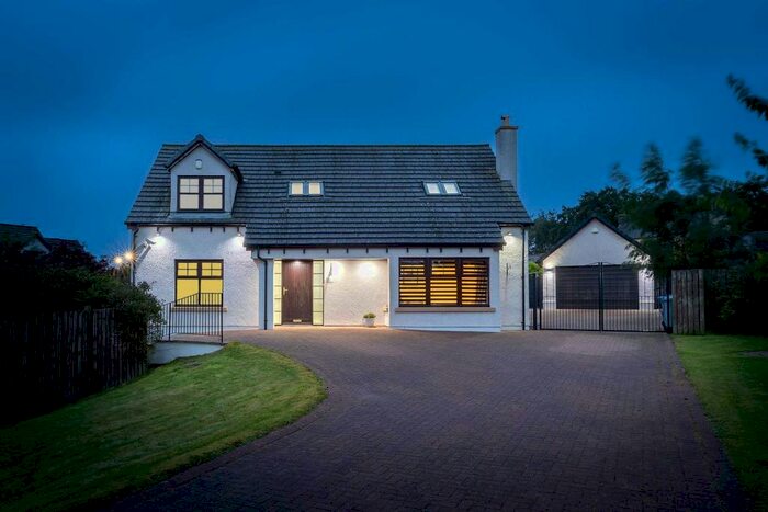 5 Bedroom Detached House For Sale In Raeburn Common, Pettinain, Lanark, ML11