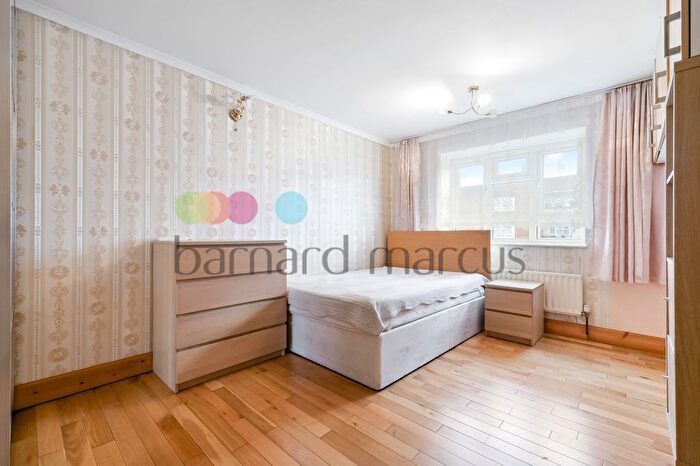 3 Bedroom Flat To Rent In Colney Hatch Lane, Muswell Hill, N10