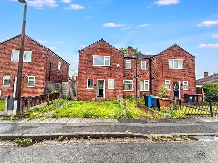 3 Bedroom Semi-Detached House To Rent In Brierley Road East, Swinton, Manchester, M27