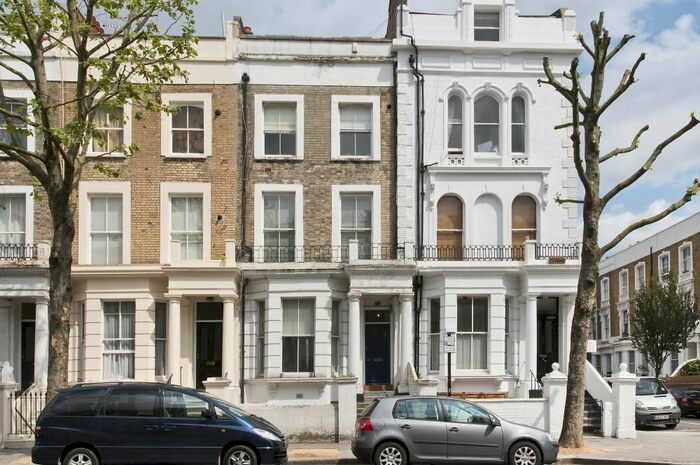 2 Bedroom Flat To Rent In Ladbroke Grove, London, W10