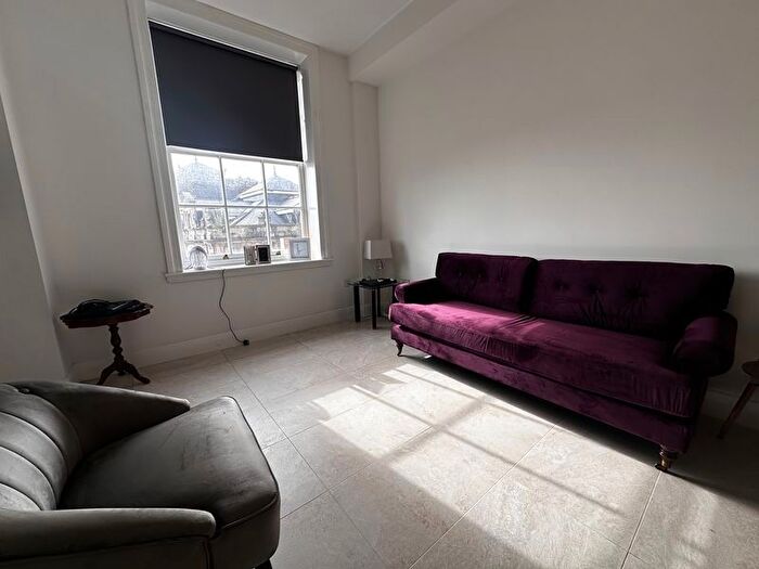 2 Bedroom Flat To Rent In Mount Stuart Square, Cardiff, CF10