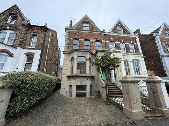1 Bedroom Apartment To Rent In North Avenue, Ramsgate, CT11