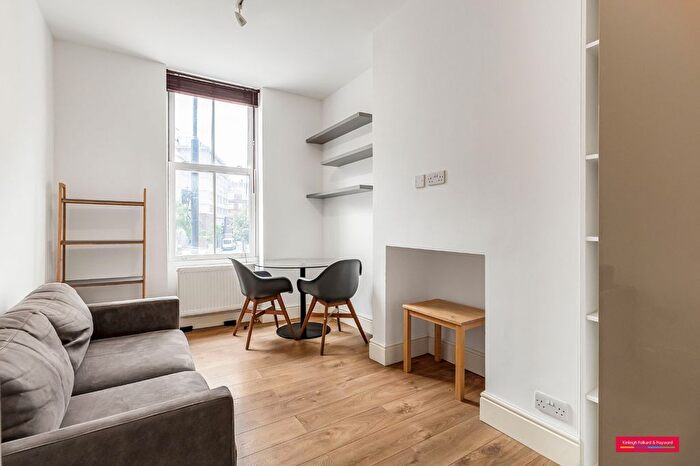 1 Bedroom Flat To Rent In Cleveland Street, Fitzrovia, London, W1T