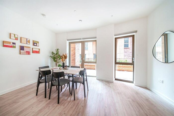 2 Bedroom Apartment To Rent In Bed, Th Floor, Tyne, Refinery House In Anchors Point, E16