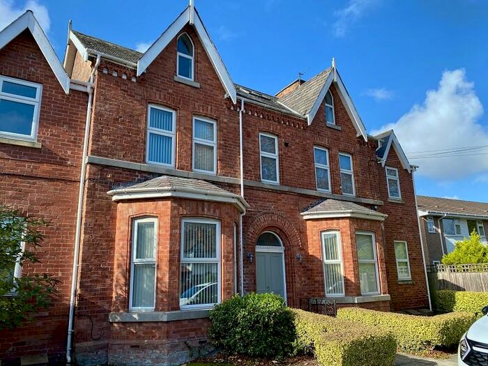 2 Bedroom Flat To Rent In Halsall Lane, Formby, Liverpool, Merseyside., L37