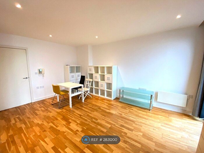 Studio To Rent In Piccadilly Place, Manchester, M1