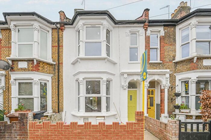 3 Bedroom Terraced House For Sale In Northbank Road, Walthamstow, London, E17