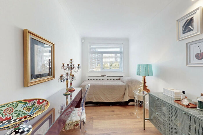 3 Bedroom Apartment For Sale In Walsingham, St. Johns Wood Park, London, NW8