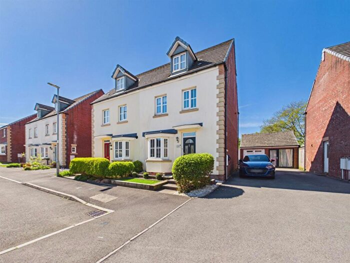 4 Bedroom Town House For Sale In Ger Yr Ysgol, Burry Port, SA16