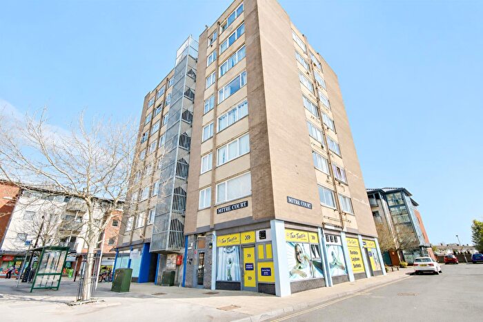 2 Bedroom Flat To Rent In Bishopsfield Road, Fareham, PO14