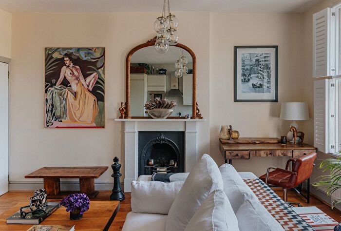 1 Bedroom Flat For Sale In Clapham Common South Side, London, SW4
