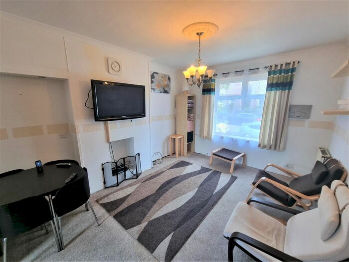 3 Bedroom Semi-Detached House To Rent In Elmfield Terrace, Kittybrewster, Aberdeen, AB24