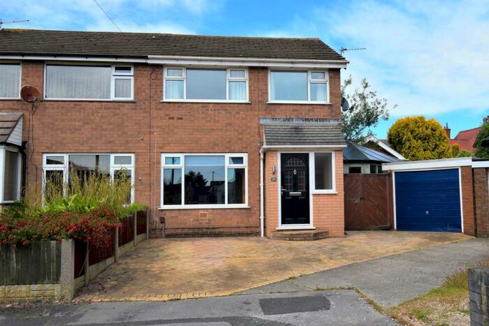 3 Bedroom Semi-Detached House To Rent In North Drive, Wesham, PR4