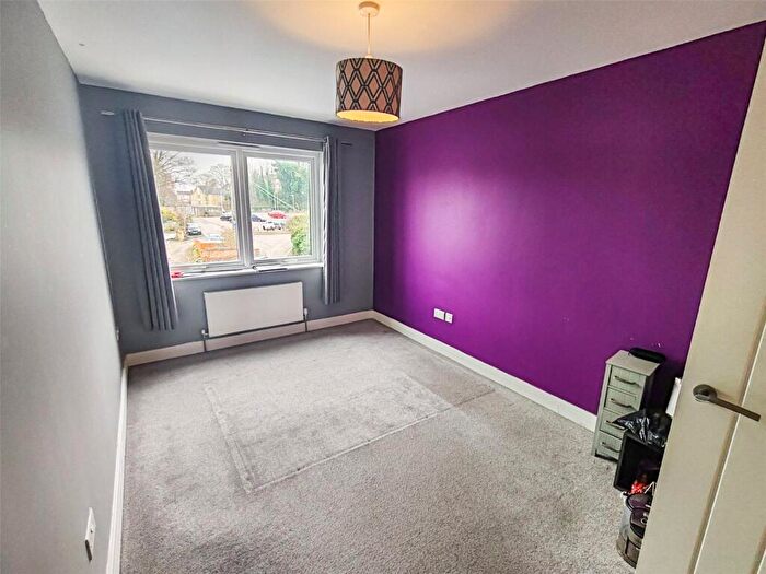 1 Bedroom Flat For Sale In Old Road, Chatham, Kent, ME4