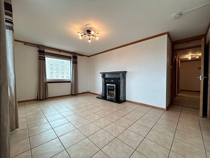 2 Bedroom Flat To Rent In Hawkhill Court, Edinburgh, Restalrig Park, EH7