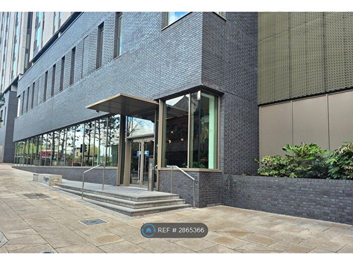 2 Bedroom Flat To Rent In Oxygen Tower, Manchester, M1