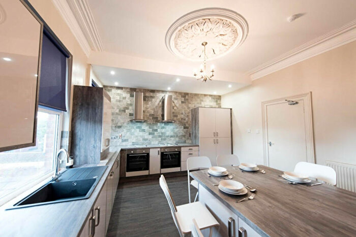 7 Bedroom Terraced House To Rent In Richmond Mount, Leeds, West Yorkshire, LS6