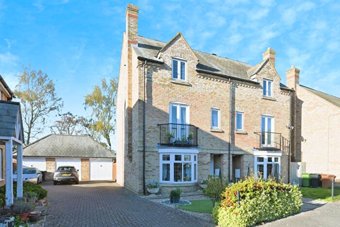 3 Bedroom Semi-Detached House For Sale In Kingsline Close, Thorney, Peterborough, PE6