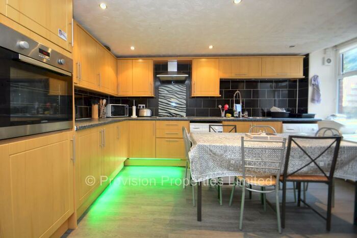 6 Bedroom Terraced House To Rent In Providence Avenue, Woodhouse, Leeds, LS6