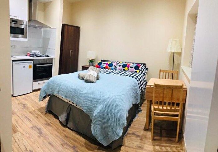 1 Bedroom Flat To Rent In Chatsworth Road, NW2