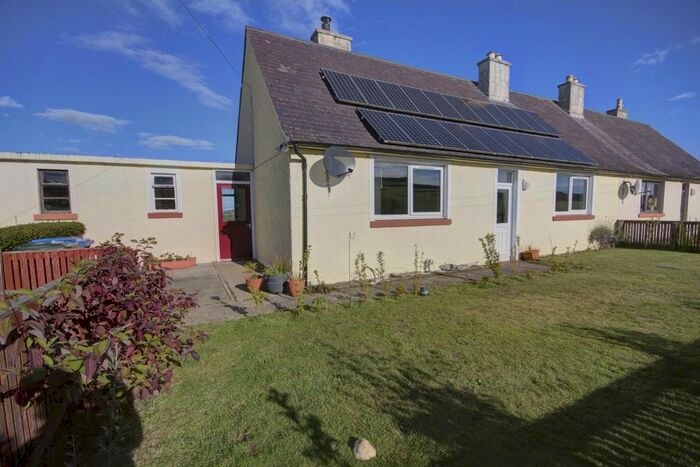 3 Bedroom Semi-Detached Bungalow For Sale In 4 Adams Place, Pitcalnie, Tain, Ross Shire IV20