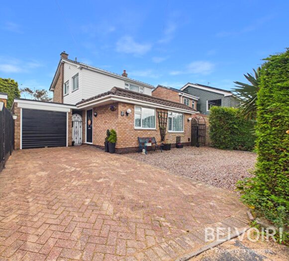 3 Bedroom Flat For Sale In Dell Close, Stafford, ST16
