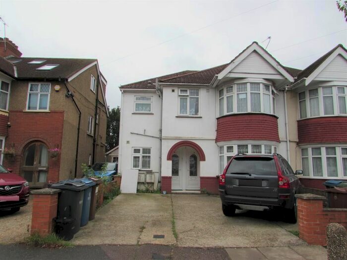 2 Bedroom Maisonette To Rent In Streatfield Road, Harrow, Middlesex, HA3