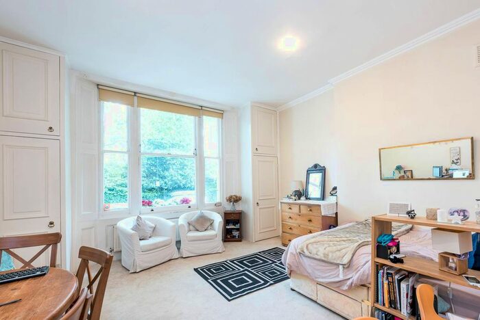 Studio To Rent In Cornwall Gardens, South Kensington, London, SW7
