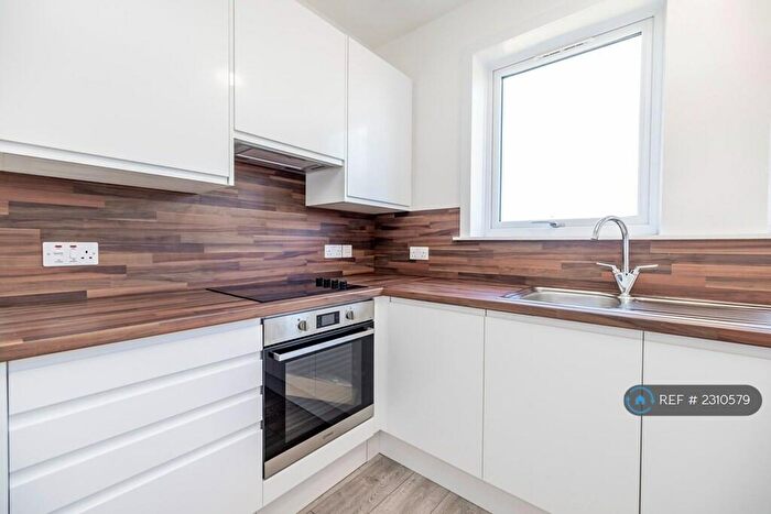 3 Bedroom Terraced House To Rent In Cummings Park Crescent, Aberdeen, AB16