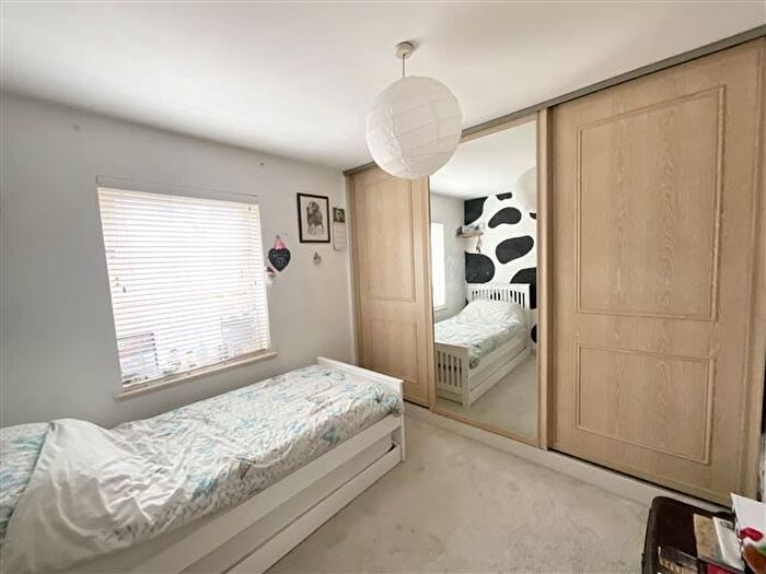 2 Bedroom Flat For Sale In Green Lane, Sheffield, S3