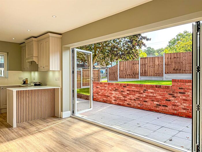 4 Bedroom Detached House For Sale In Down Hall Road, Rayleigh, SS6