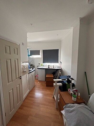 Studio To Rent In High Street, London, W3